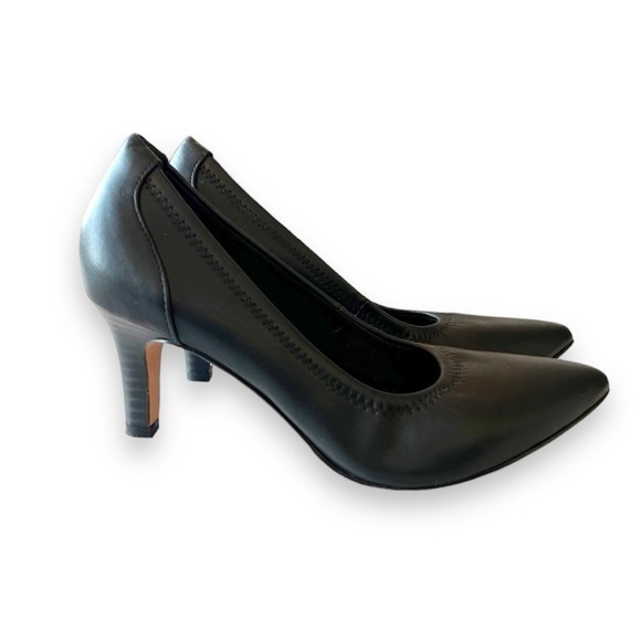 Clarks Illeana Smooth Black Leather Pointed Toe Pump Size 7.5 Career Classic EUC - Picture 12 of 12